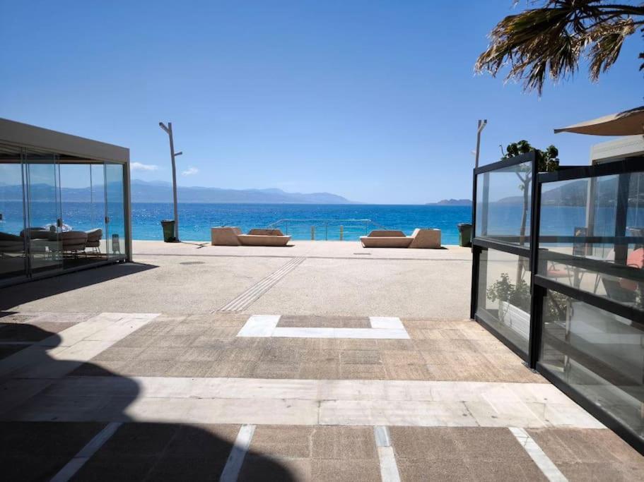 Apartment 50 Meters From The Beach Лоутраки Экстерьер фото