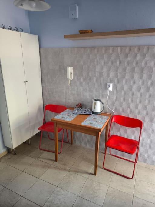 Apartment 50 Meters From The Beach Лоутраки Экстерьер фото